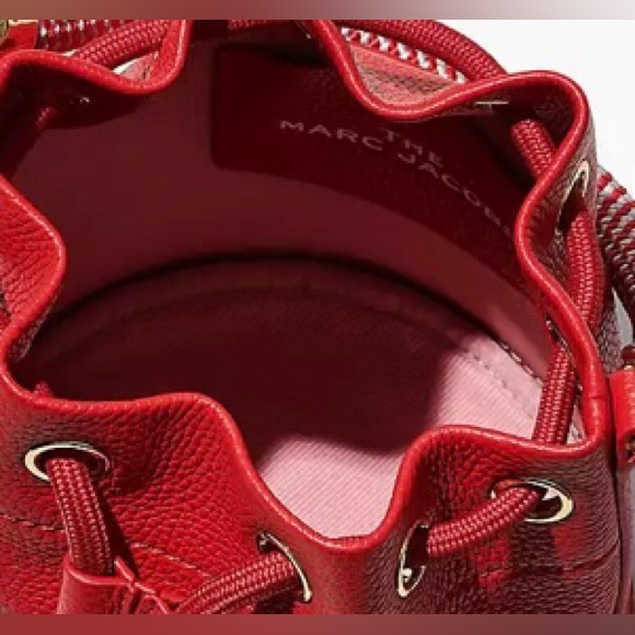 👜🔴MARC JACOBS THE LEATHER MICRO BUCKET - NWT🔴👜 - Picture 12 of 16